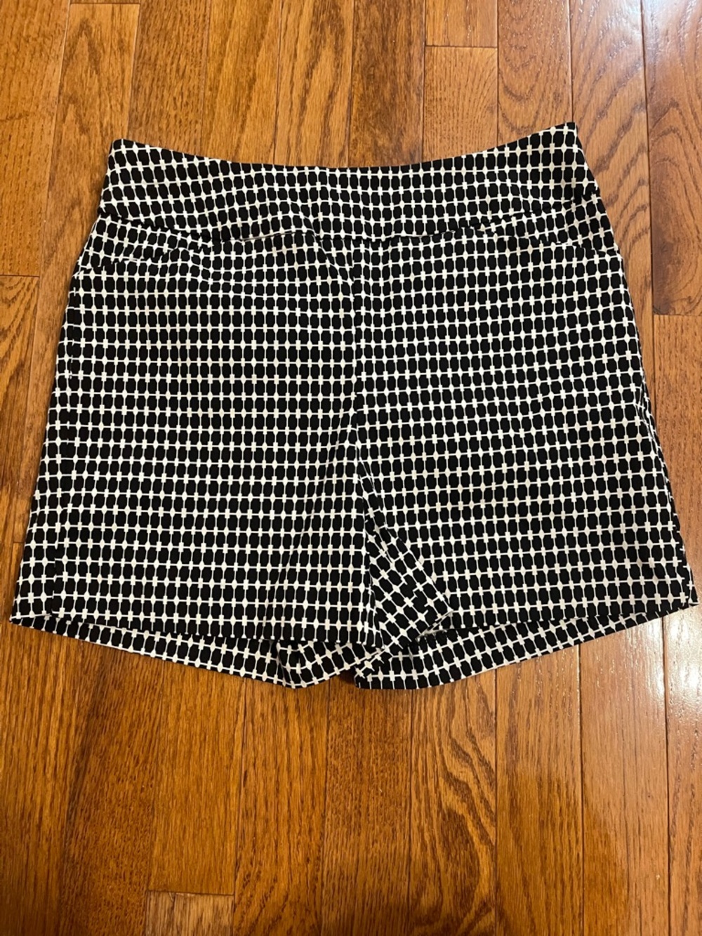 Jules & Leopold Black and White Geo-Print High Waist Shorts